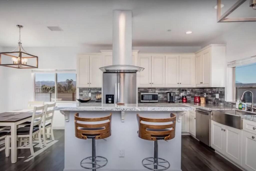 Three Tree Villa W/ Ev Charging Yucca Valley Extérieur photo